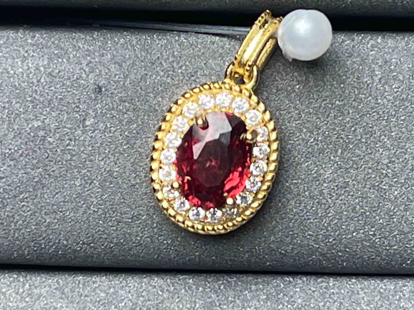 A6481 Garnet Pendant