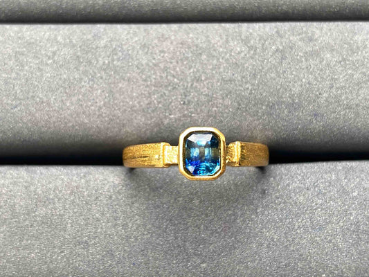 A6553 Teal Sapphire Ring