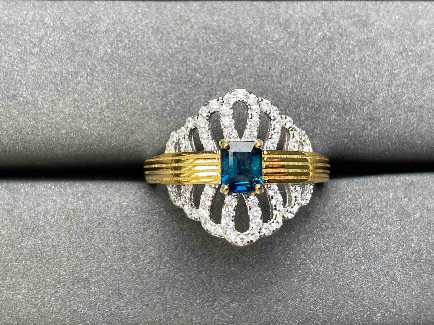 A6582 Teal Sapphire Ring