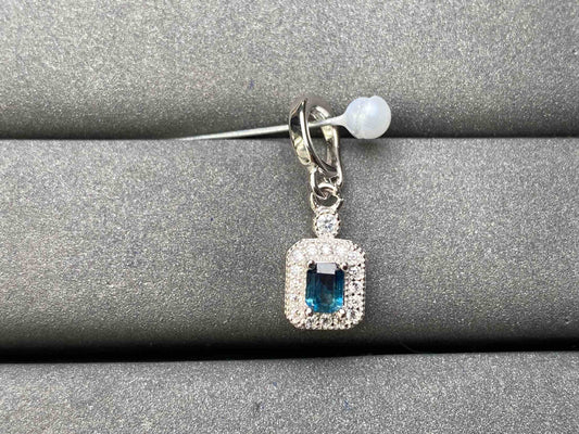 A6591 Teal Sapphire Pendant