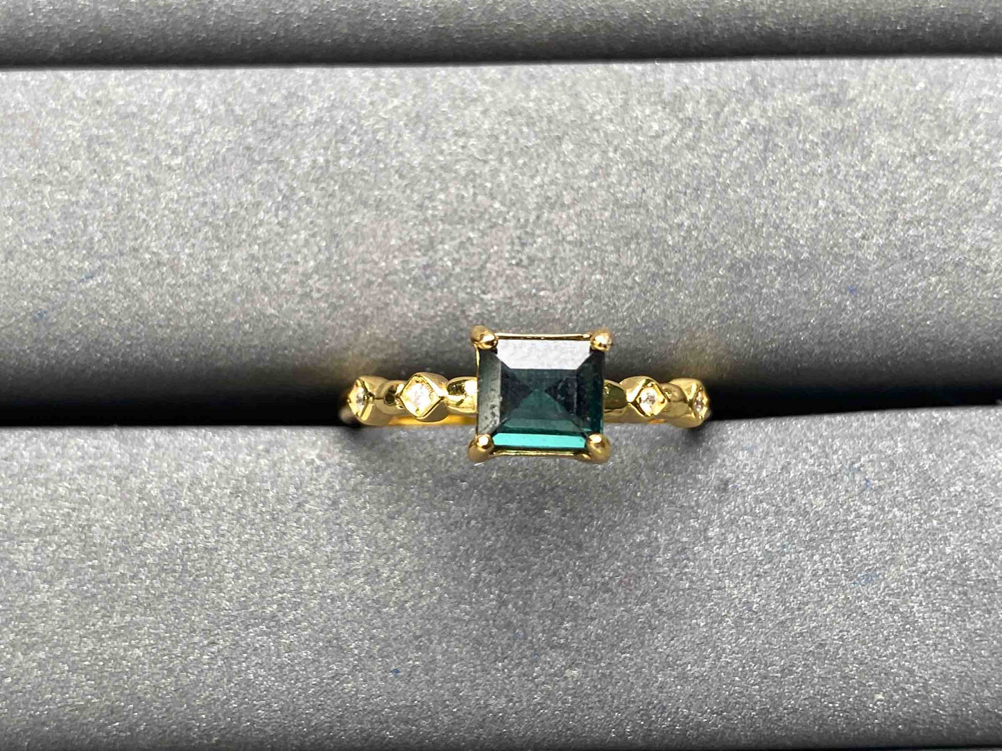 A6602 Teal Sapphire Ring