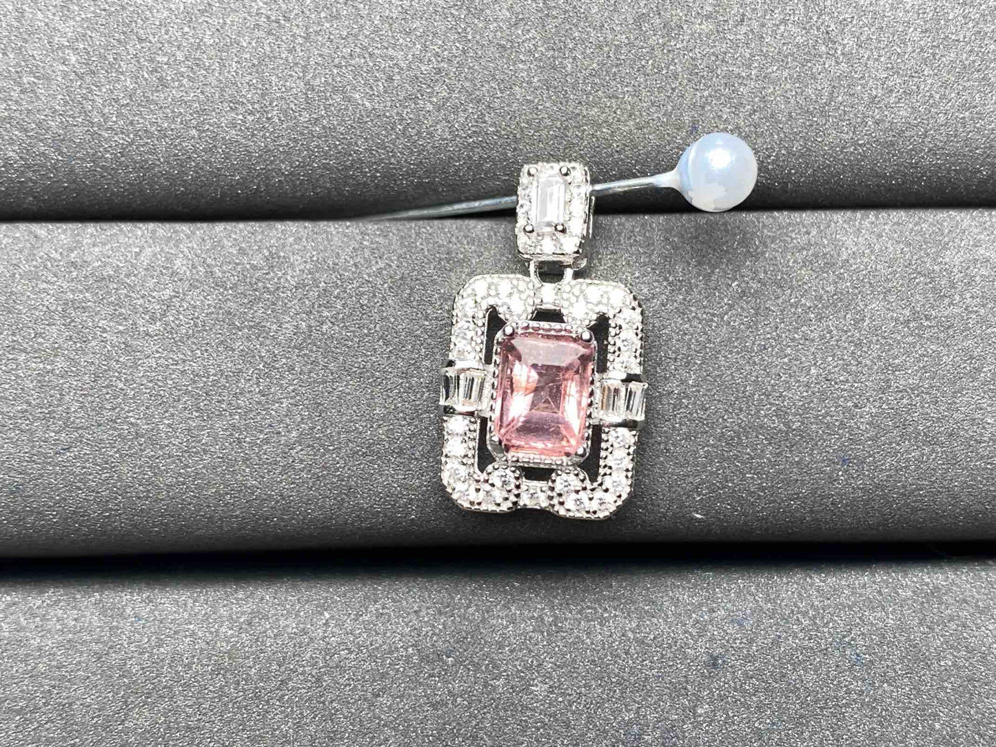 A6633 Spinel Pendant