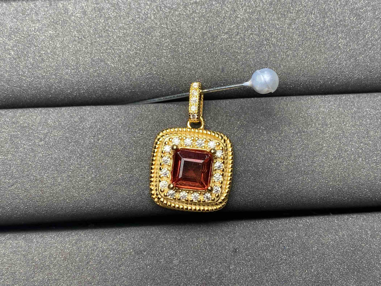 A6687 Spinel Pendant