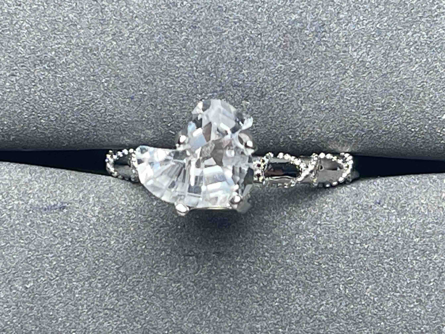 A6707 Clear Quartz Ring