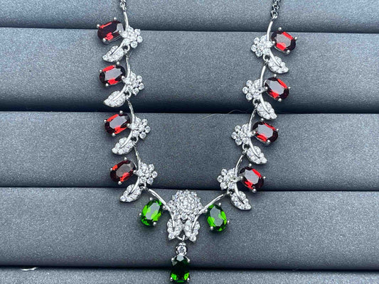 A6749 Garnet Necklace