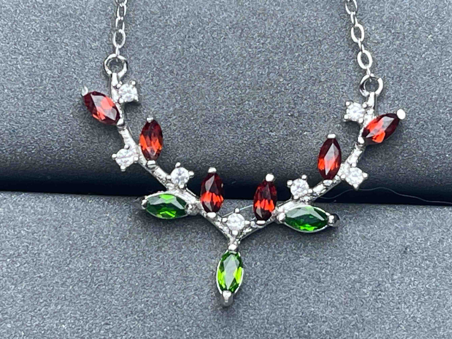 A6750 Garnet Necklace