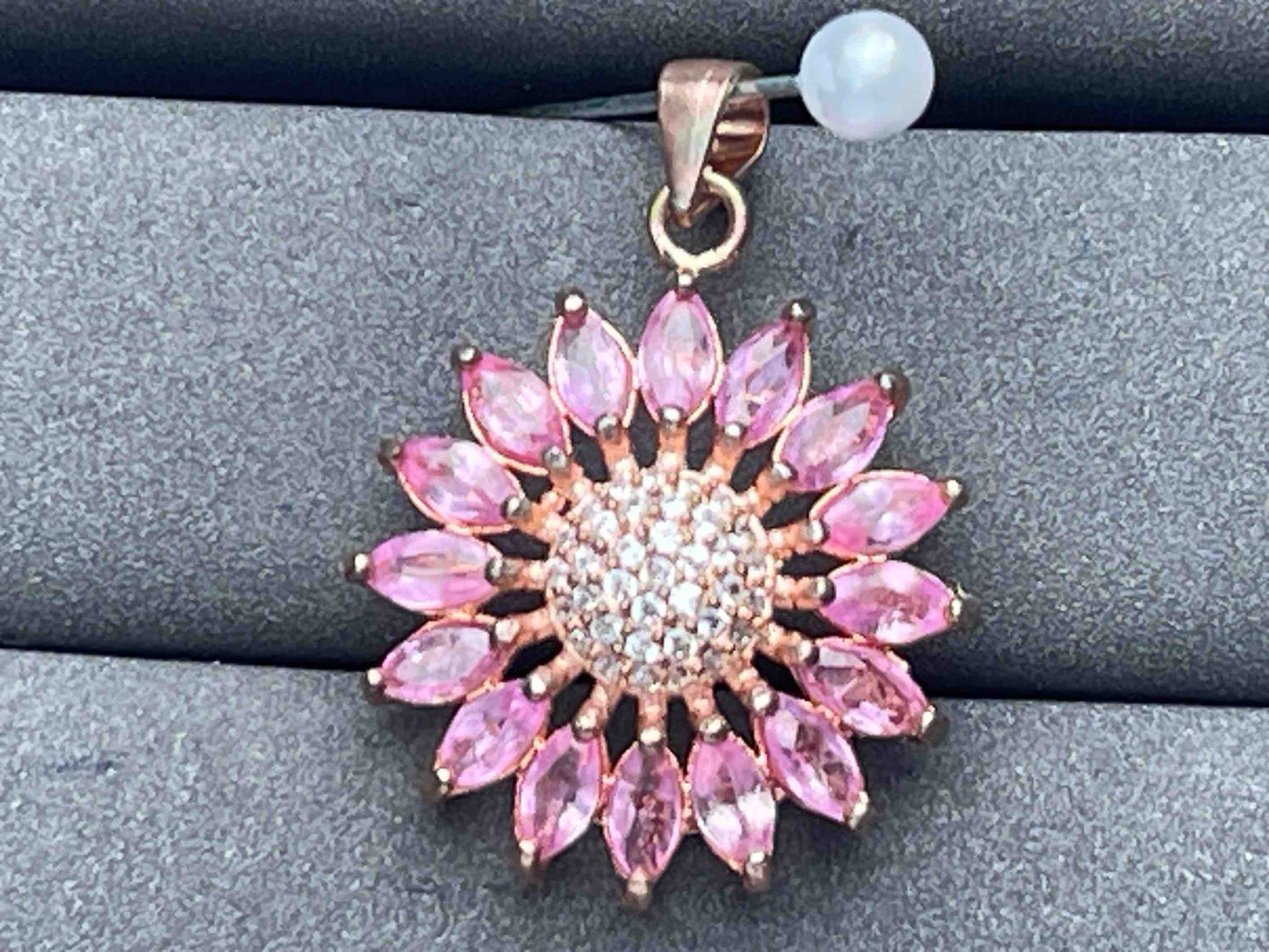 A6769 Sapphire Pendant