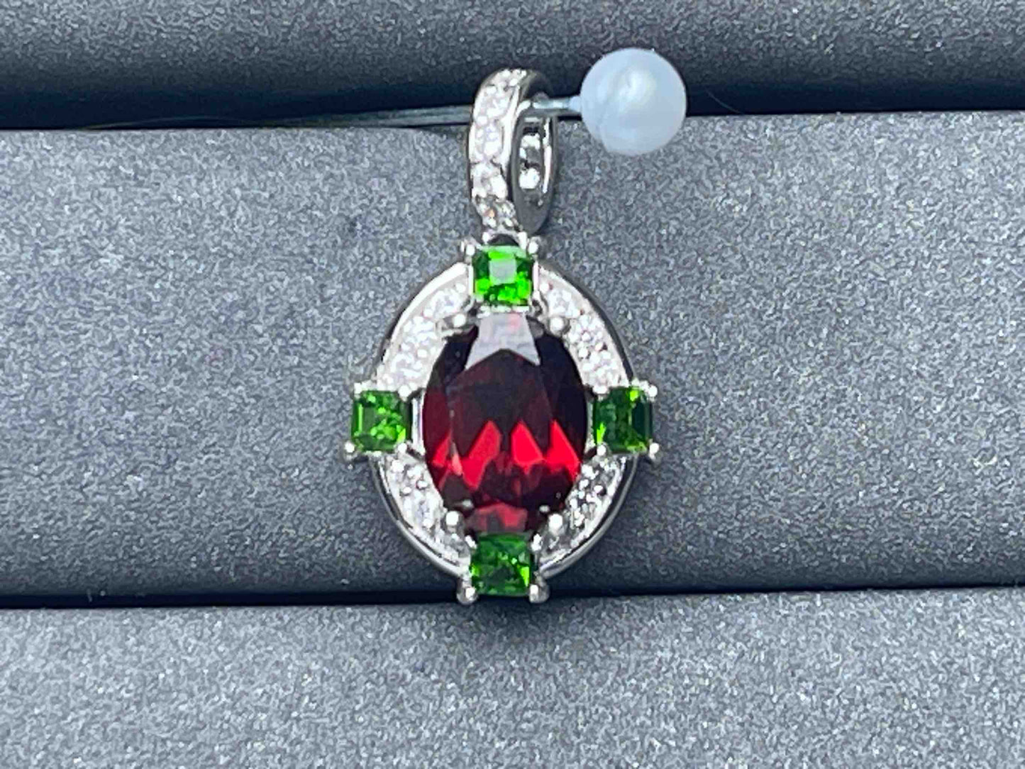 A6776 Garnet Pendant