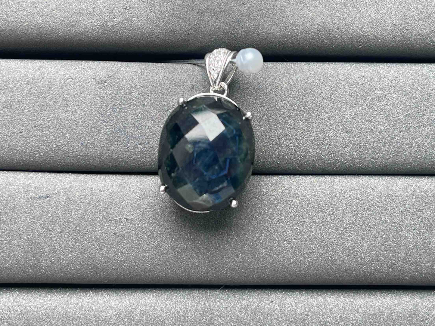 A6785 Sapphire Pendant