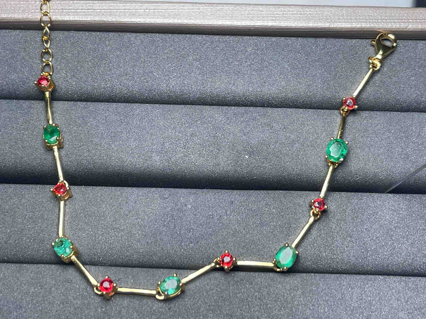 A6810 Emerald Bracelet
