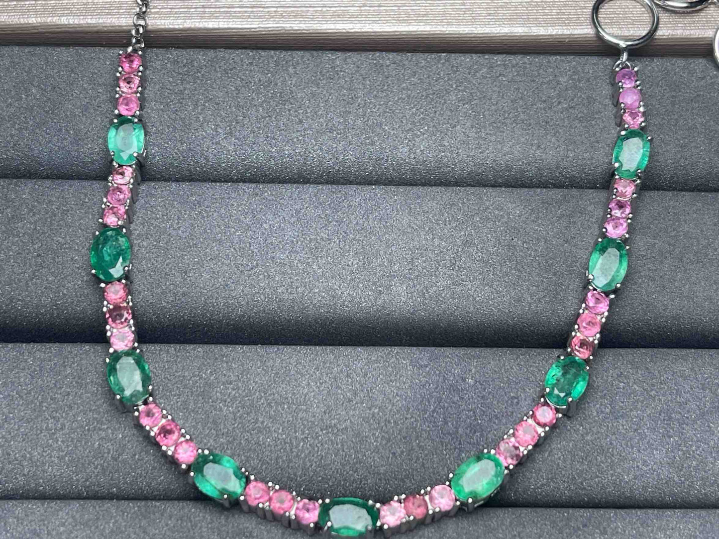 A6820 Emerald Bracelet