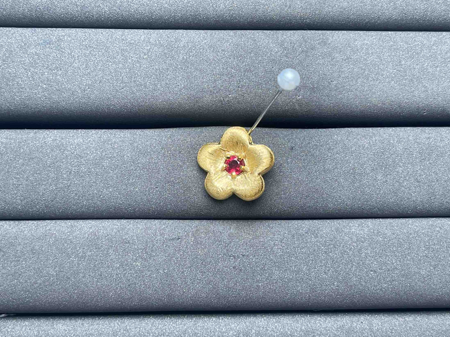 A6831 Sapphire Pendant