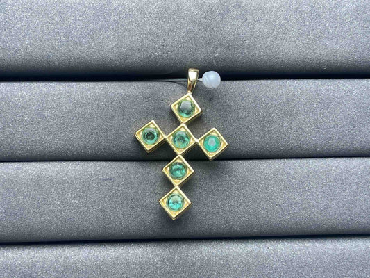 A6832 Emerald Pendant