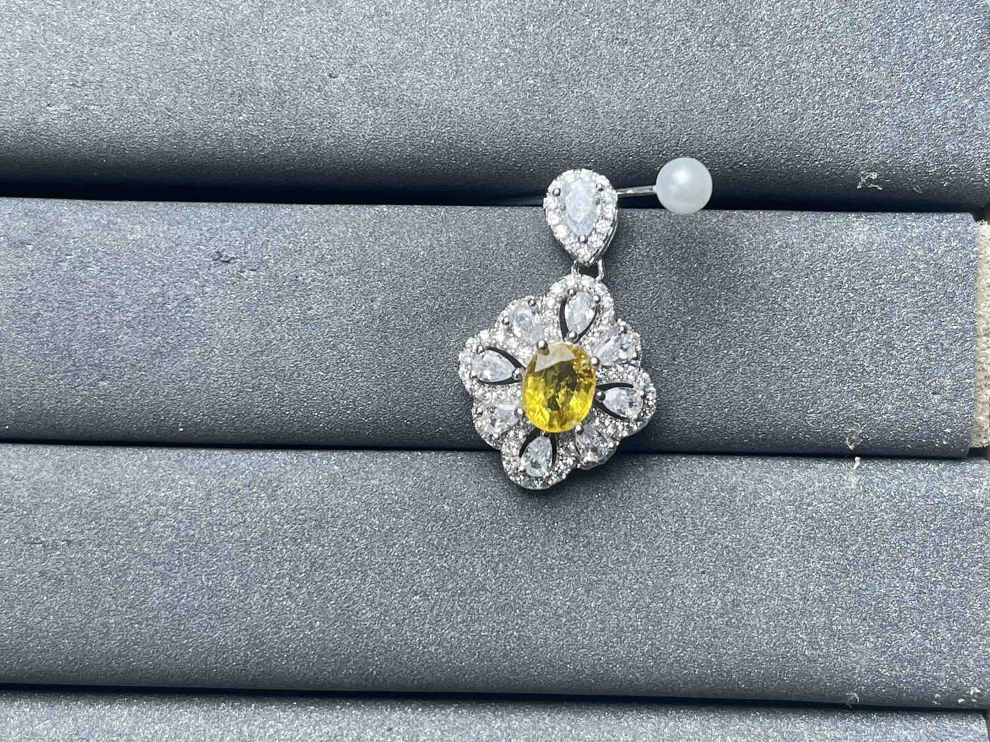 A6968 Sapphire Pendant