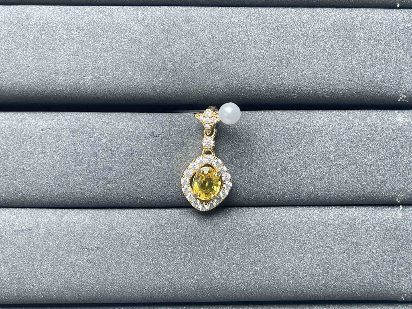 A6972 Sapphire Pendant