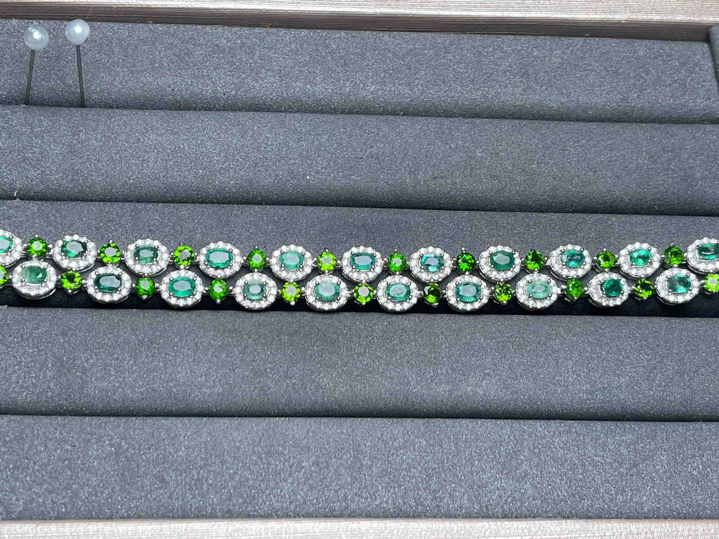 A7090 Emerald Bracelet