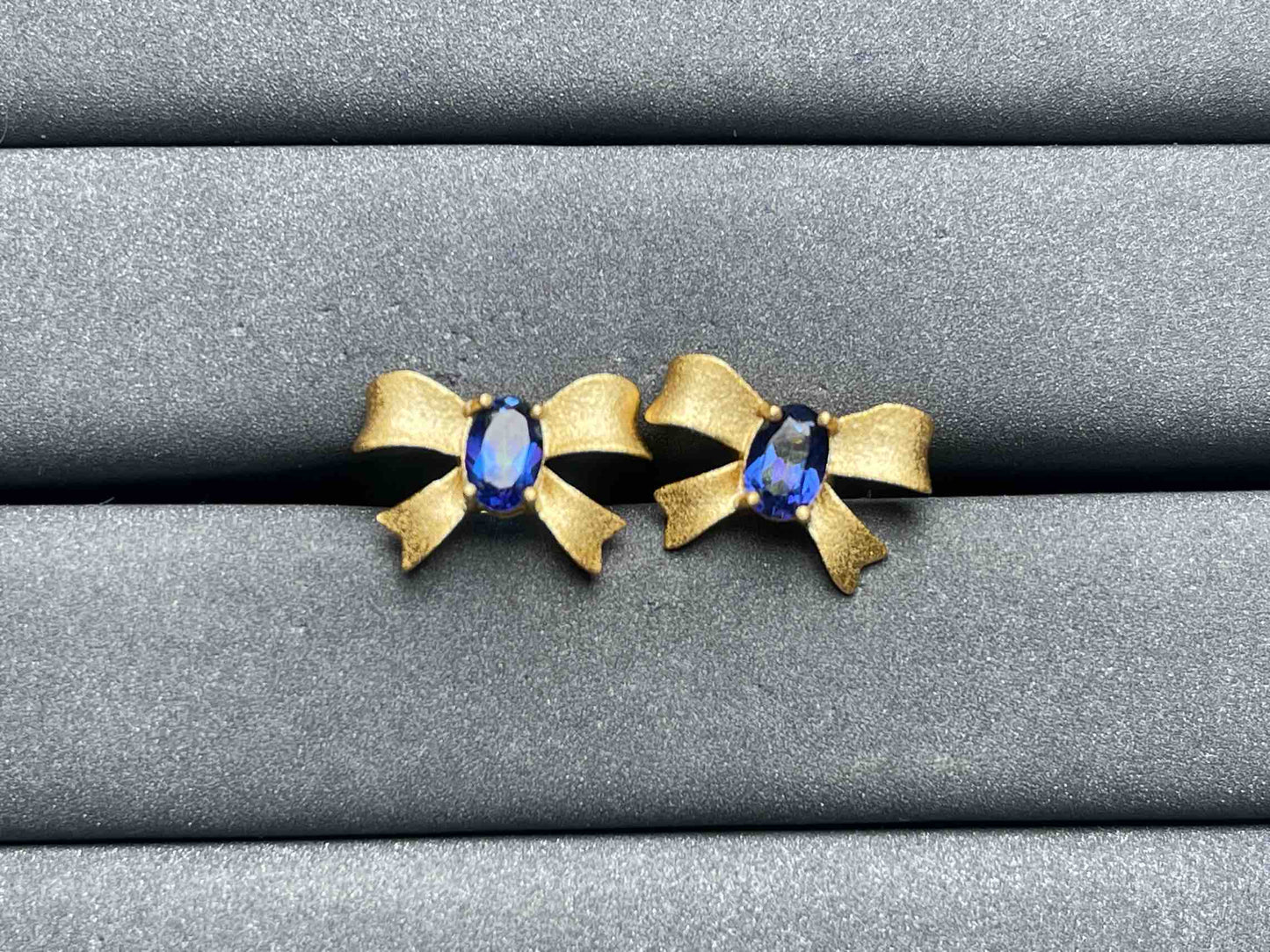 A7120 Topaz Earrings