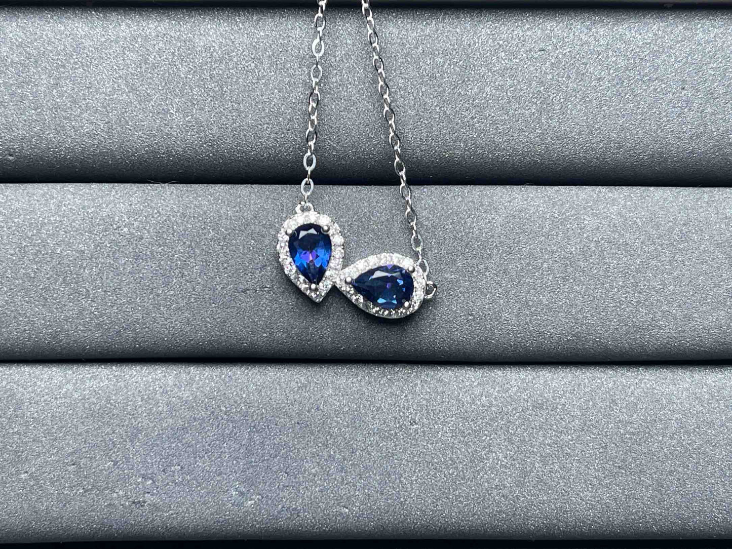 A7131 Topaz Necklace