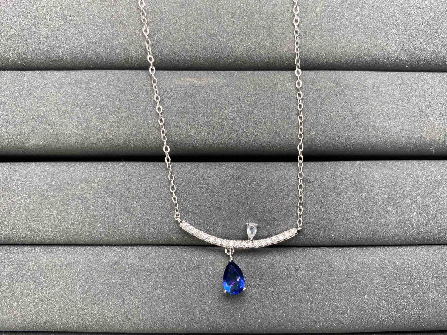 A7199 Topaz Necklace
