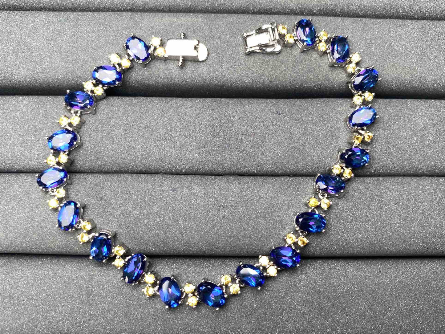 A7222 Topaz Bracelet