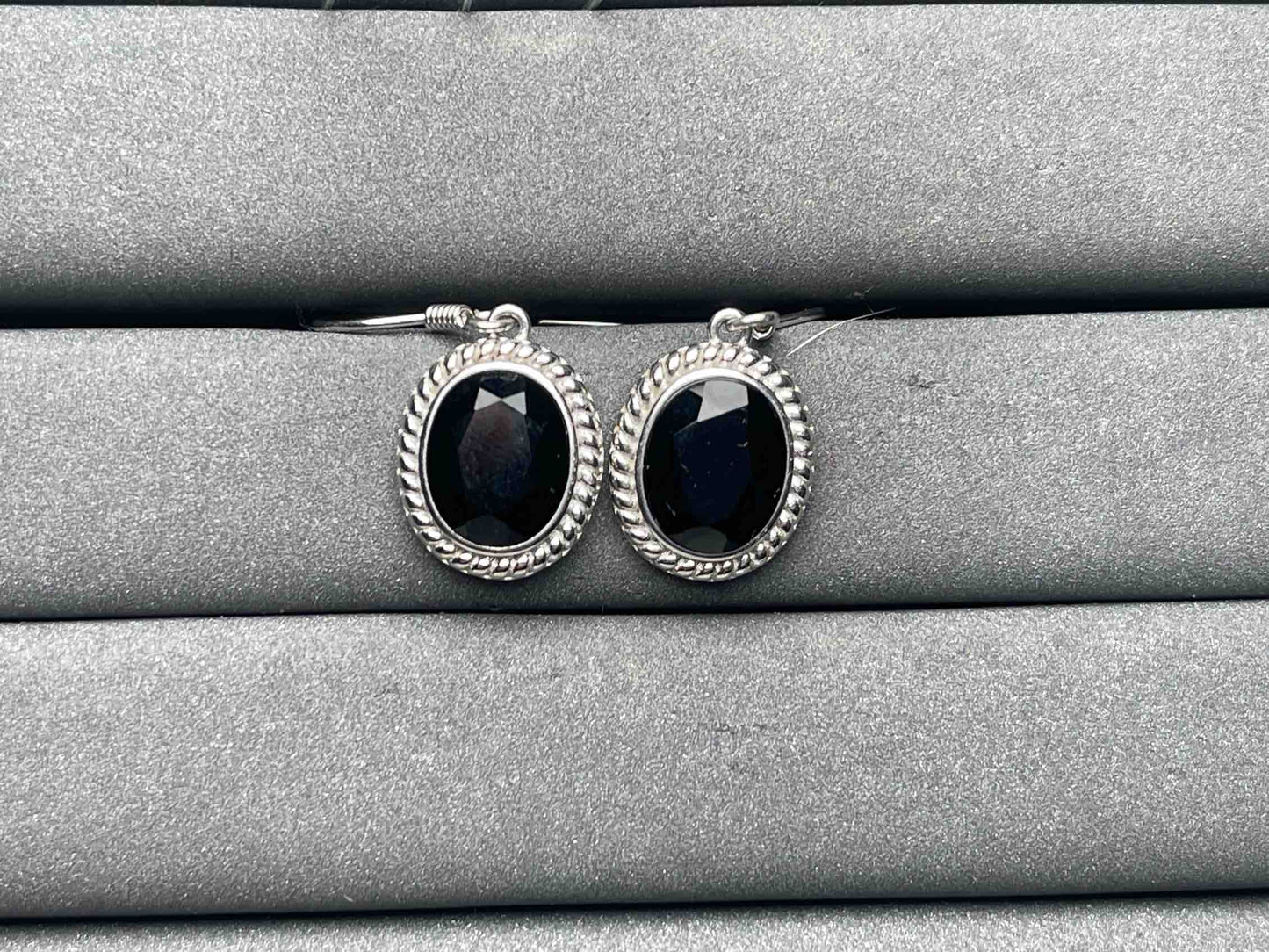 A7253 Black Onyx Earrings