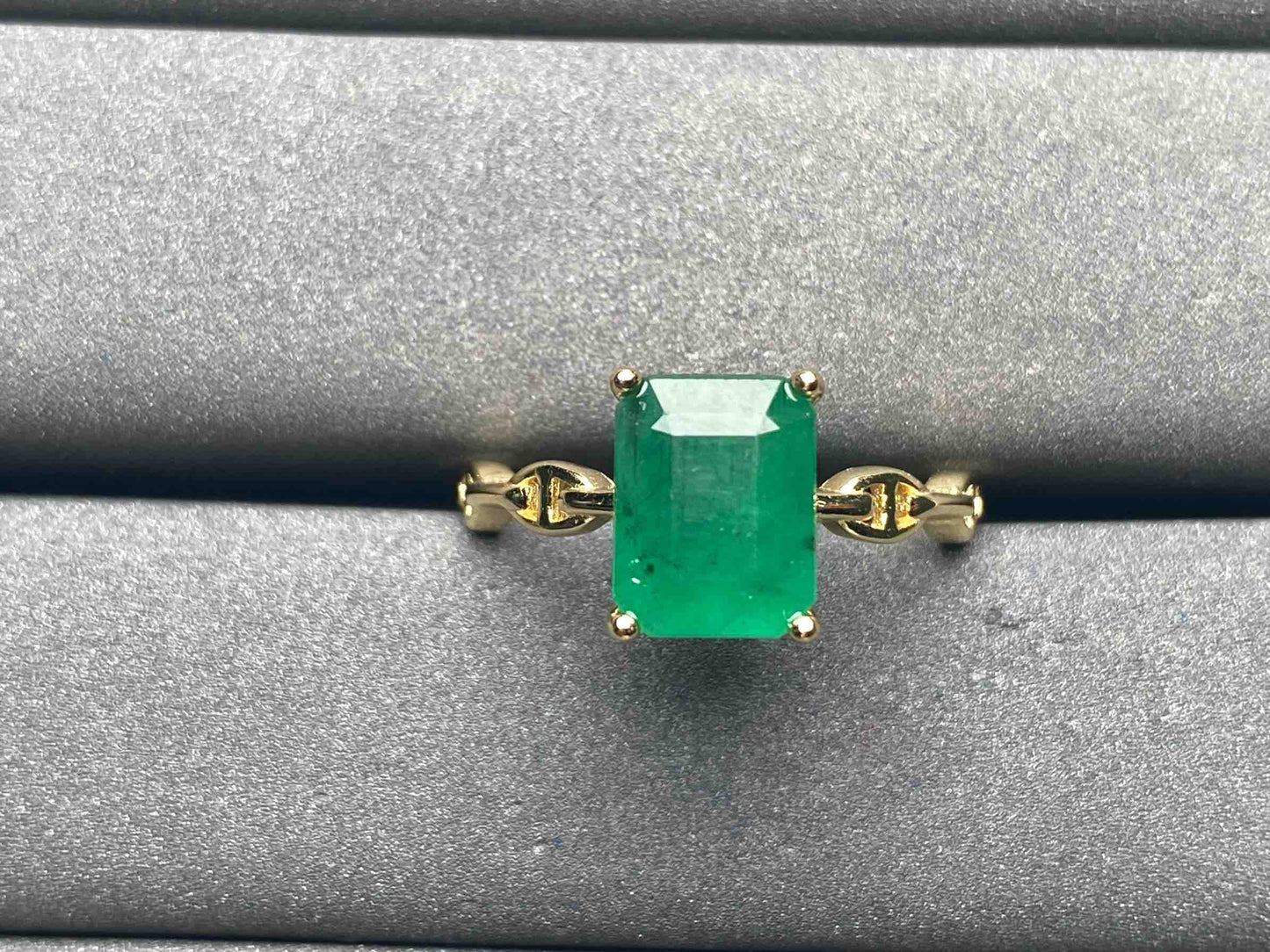 A7342 Emerald Ring