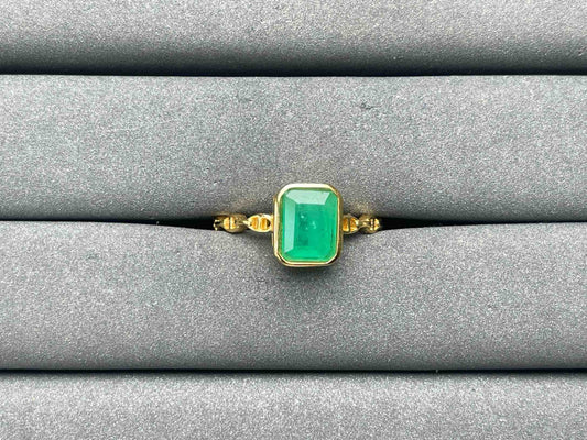 A7389 Emerald Ring