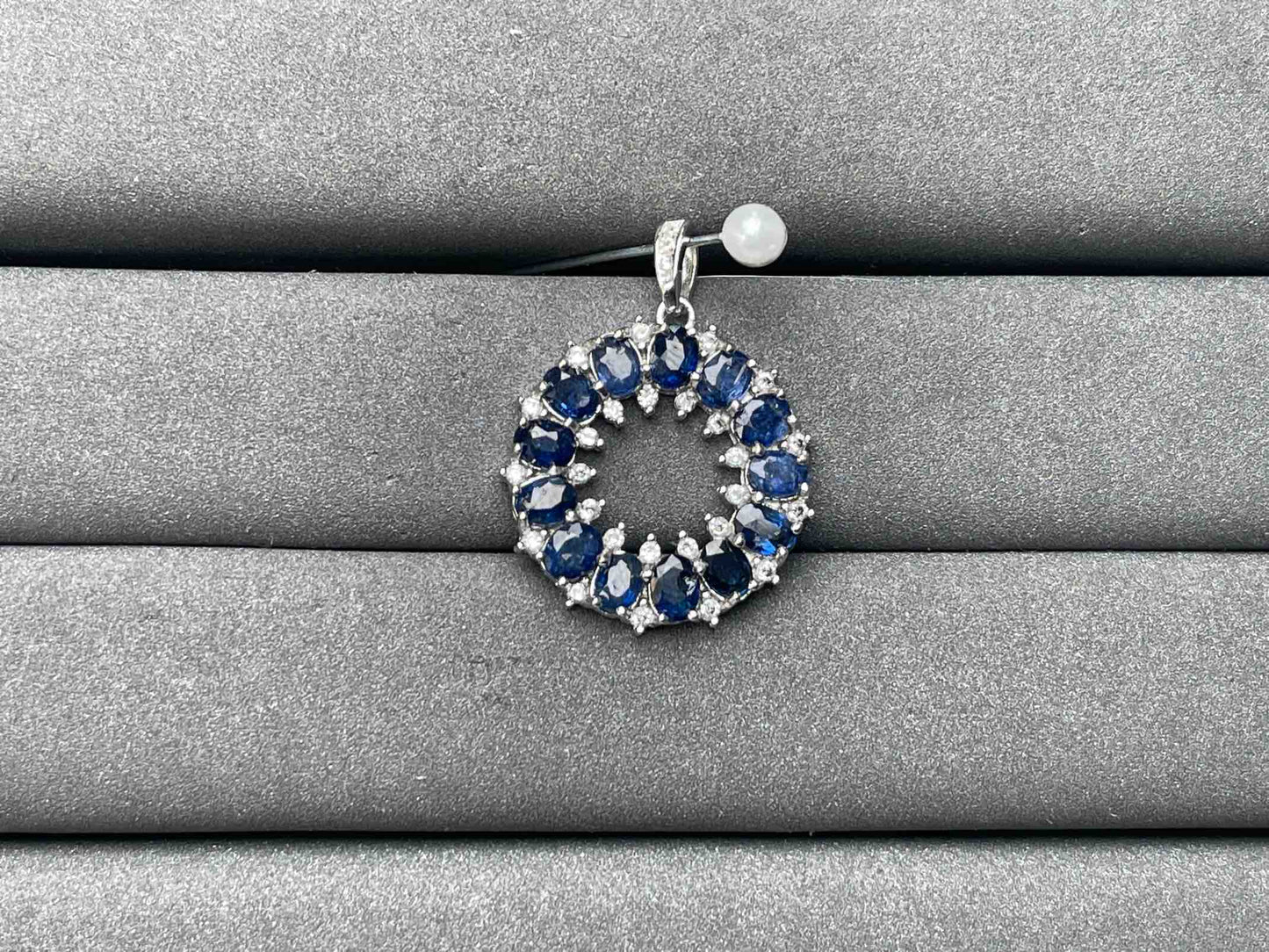A7406 Sapphire Pendant