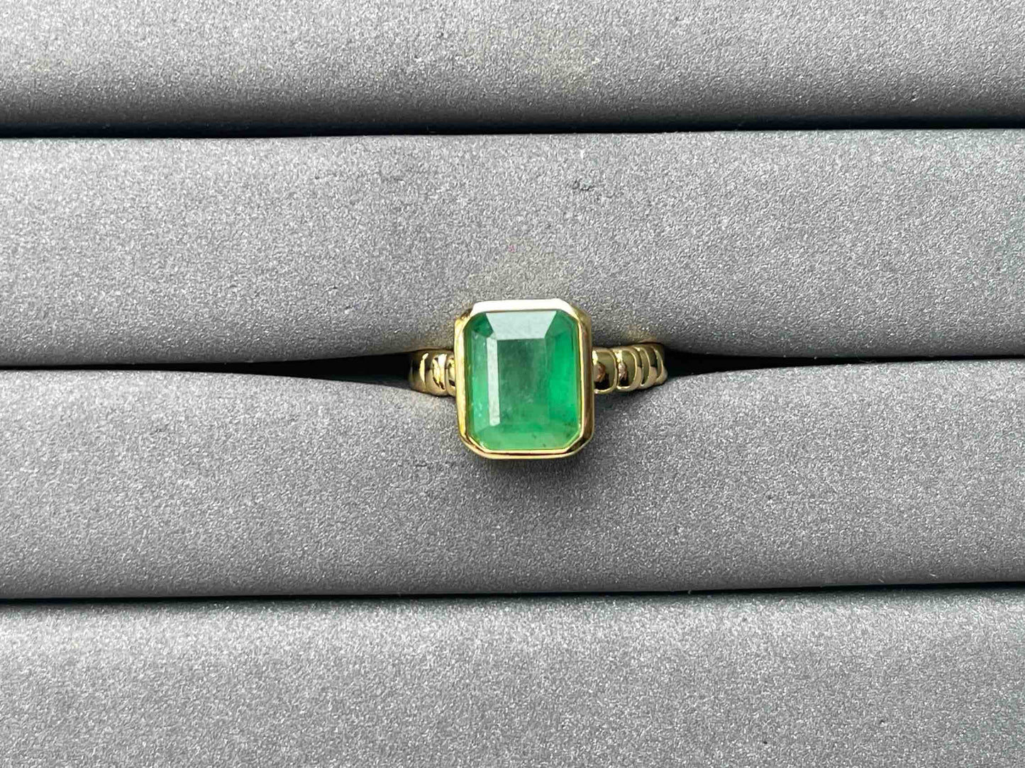 A7417 Emerald Ring