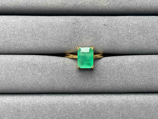 A7419 Emerald Ring
