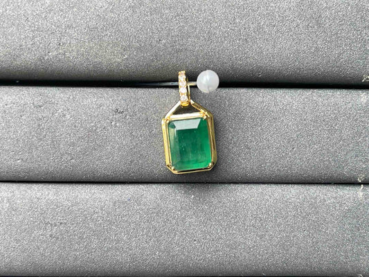 A7422 Emerald Pendant