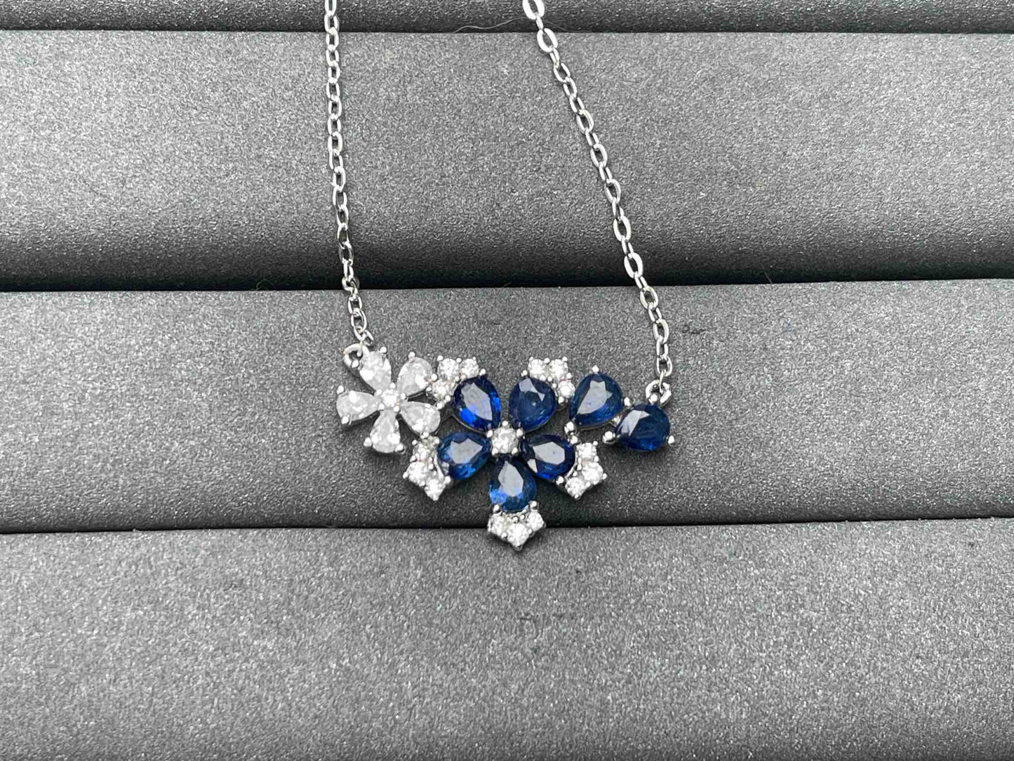 A7456 Sapphire Necklace