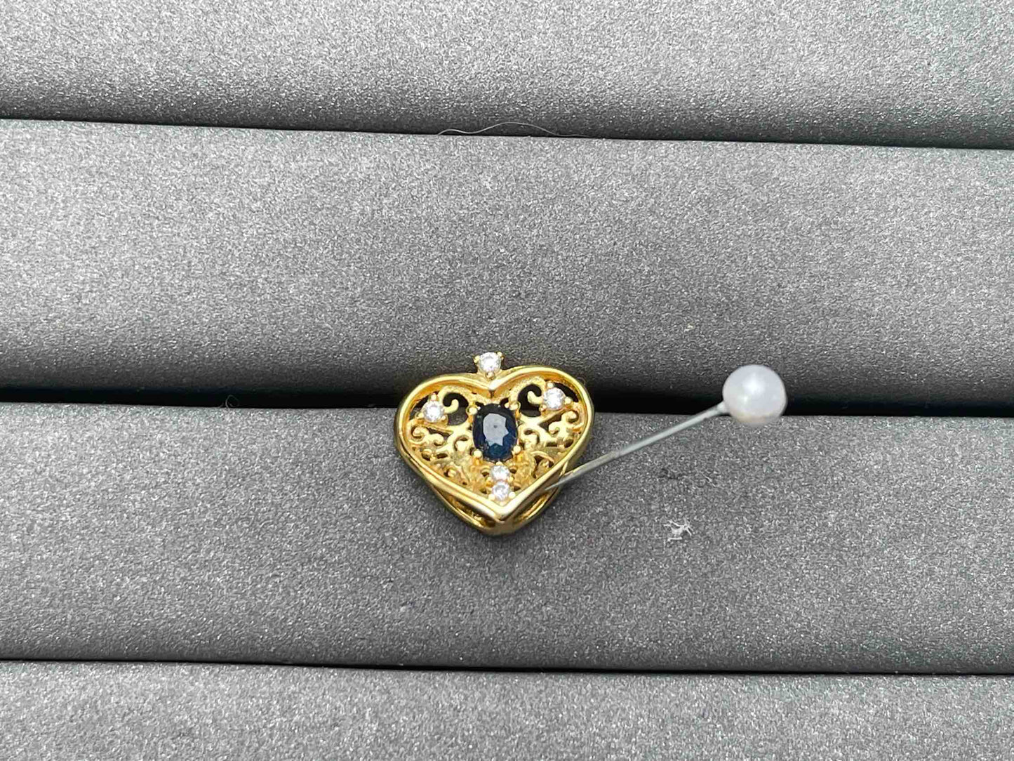 A7470 Sapphire Pendant