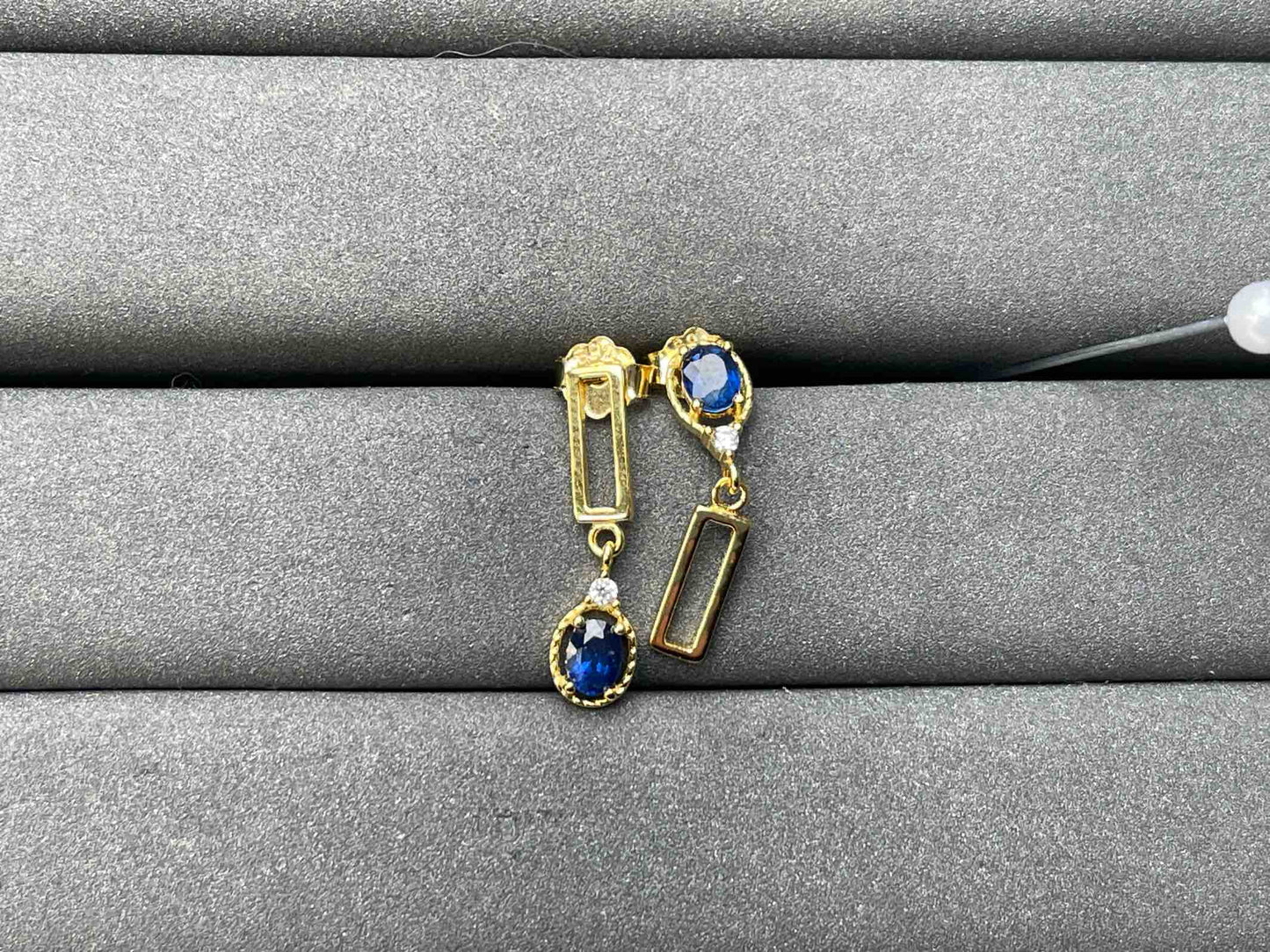 A7486 Sapphire Earrings