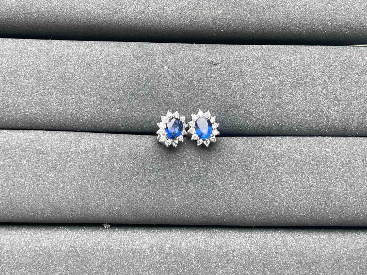 A7518 Sapphire Earrings