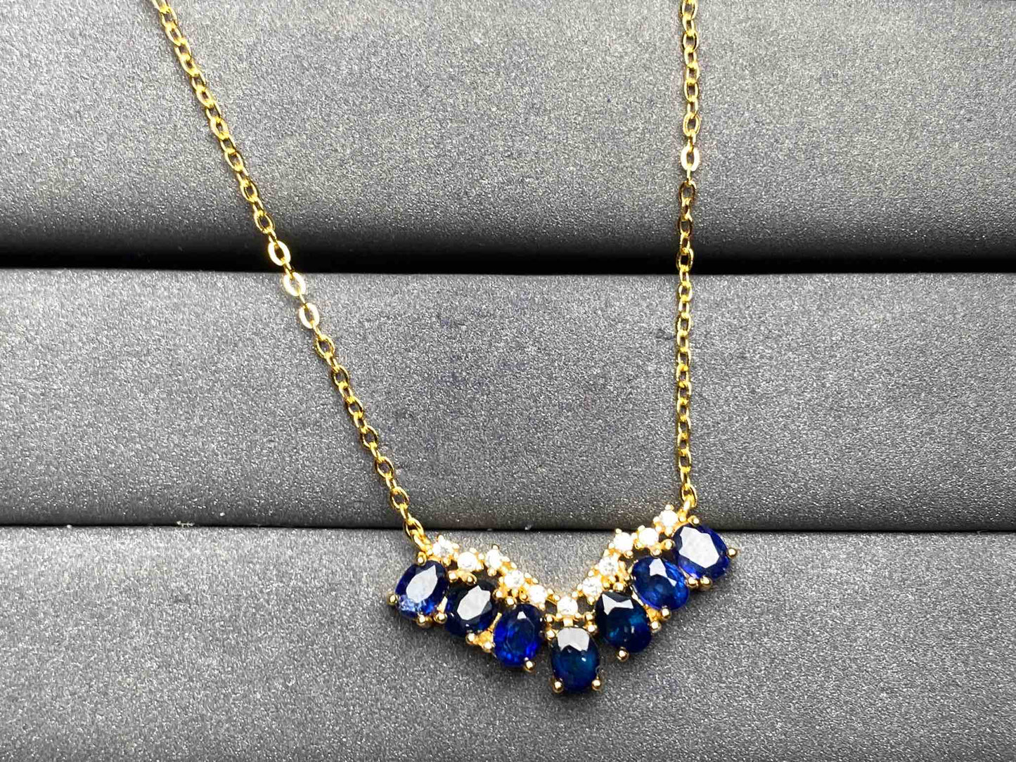 A7905 Blue Sapphire Necklace
