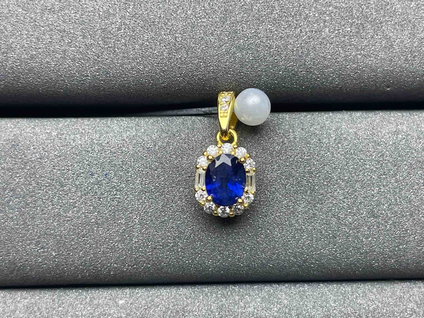 A797 Blue Sapphire Pendant