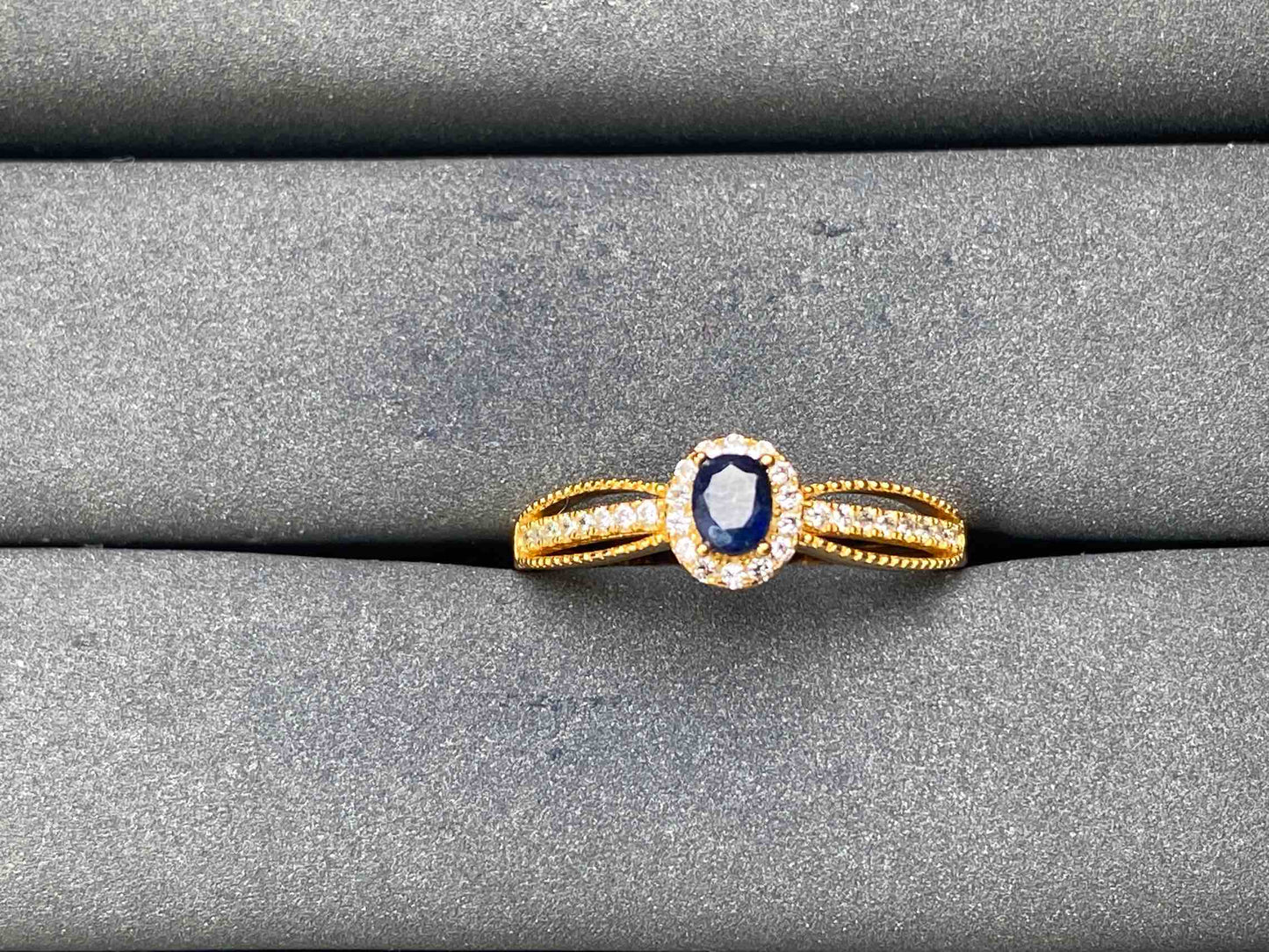A7993 Sapphire Ring