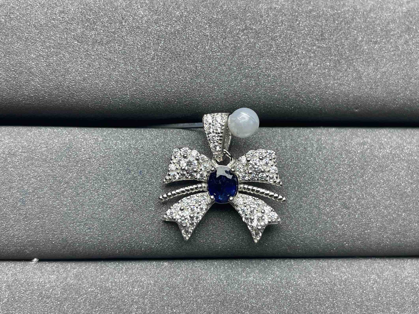 A807 Blue Sapphire Pendant