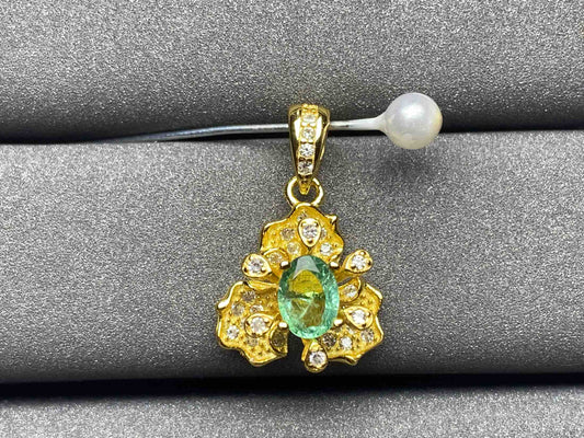 A81 Emerald Pendant