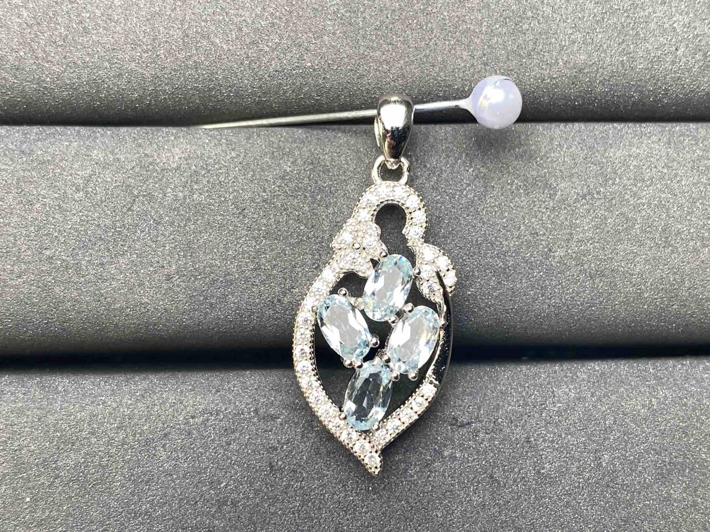 A8185 Aquamarine Pendant