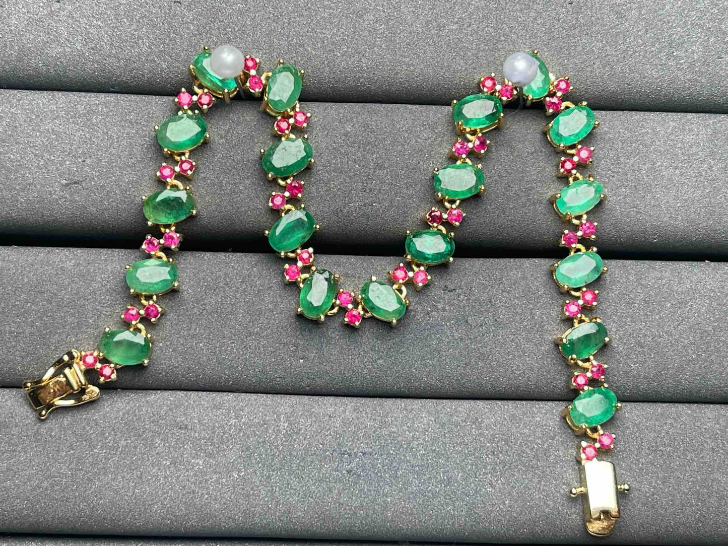 A8247 Emerald Bracelet