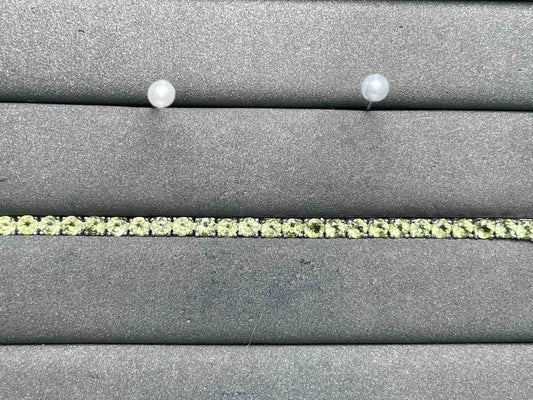 A8260 Peridot Bracelet