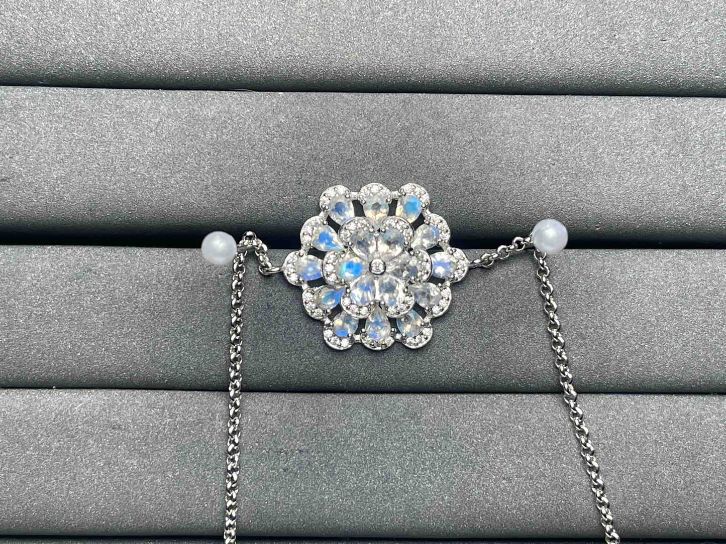 A8281 Moonstone Bracelet