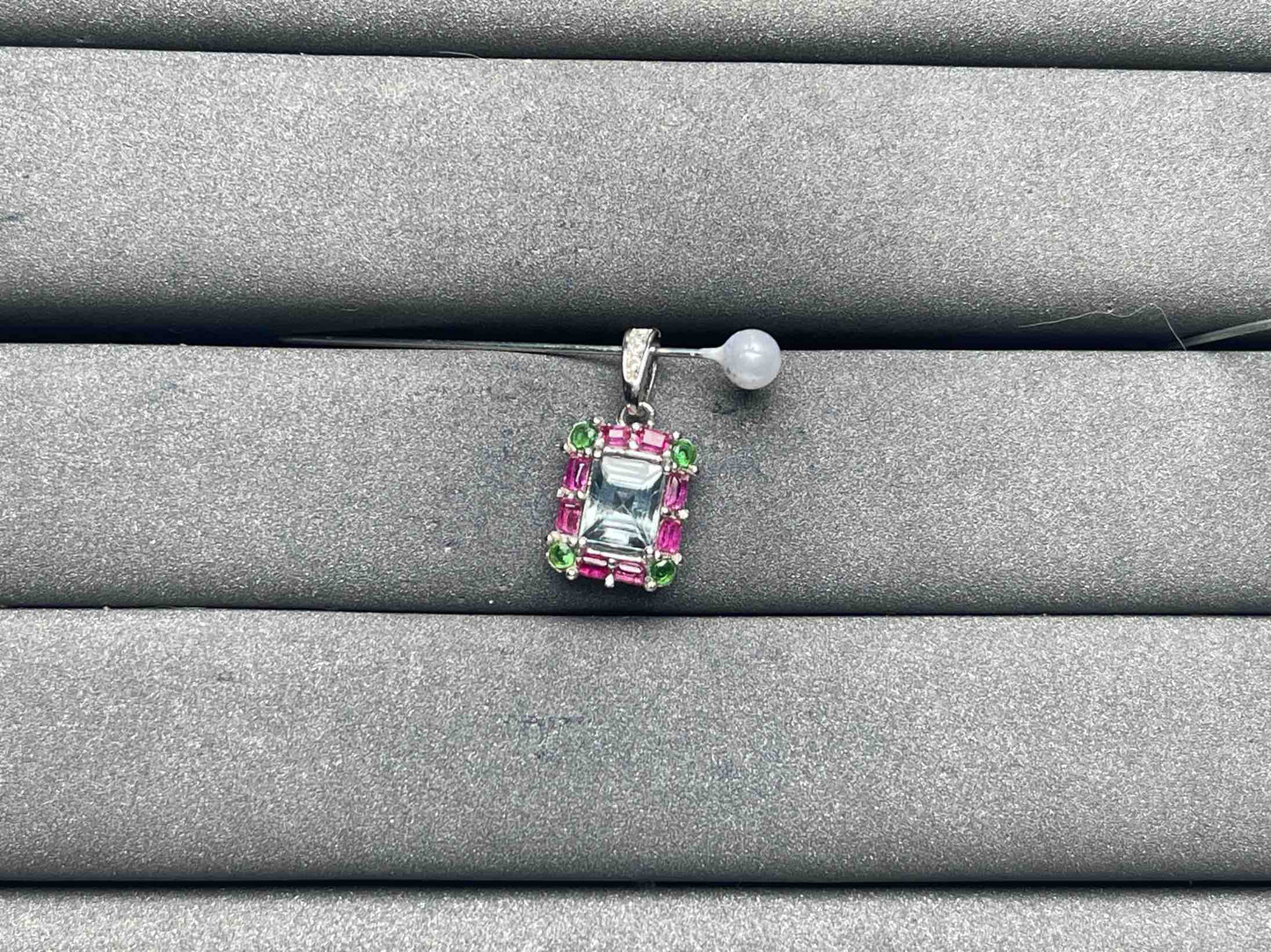 A8300 Spinel Pendant