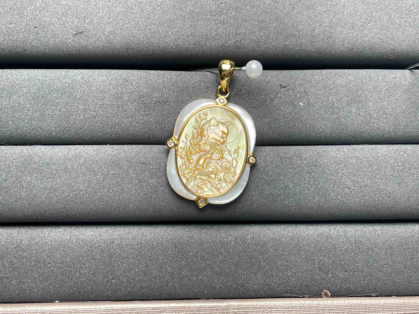 A8413 Golden Conch Pendant