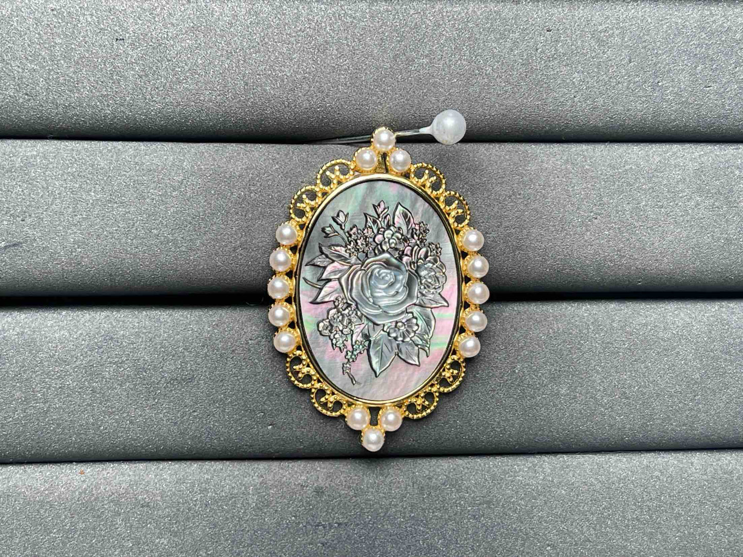 A8418 Black conch Pendant