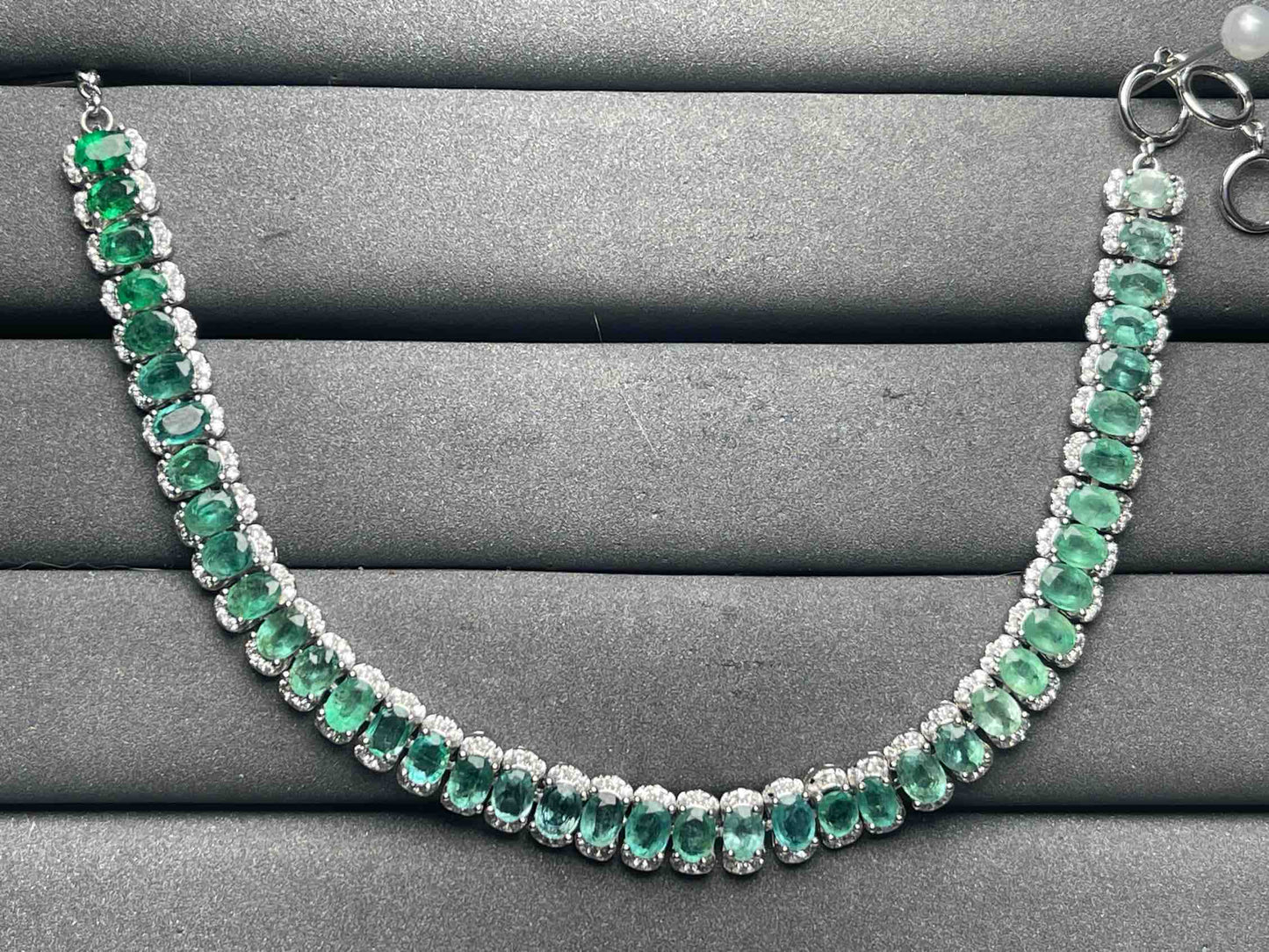 A8470 Emerald Bracelet