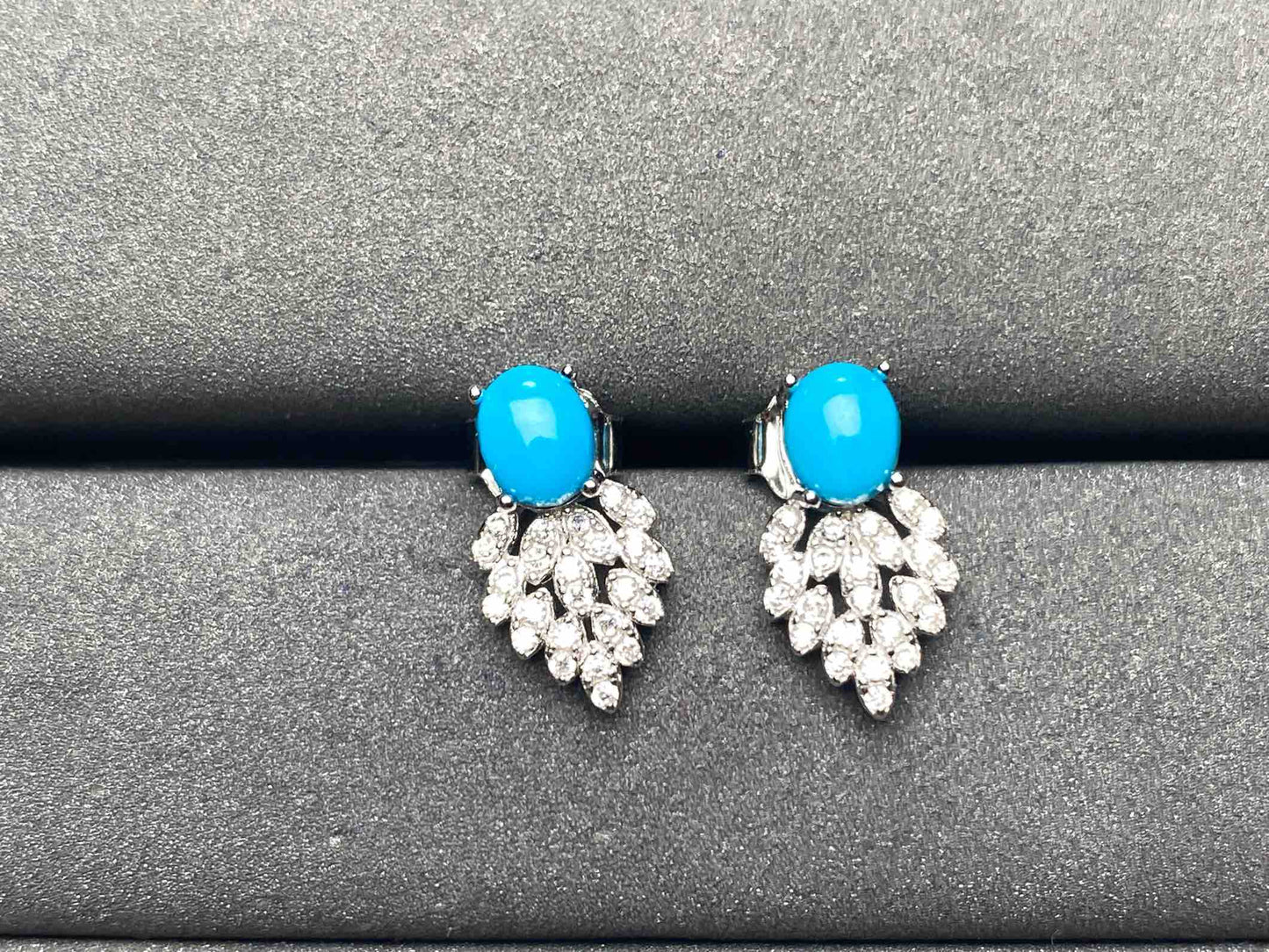 A8526 Turquoise Earrings