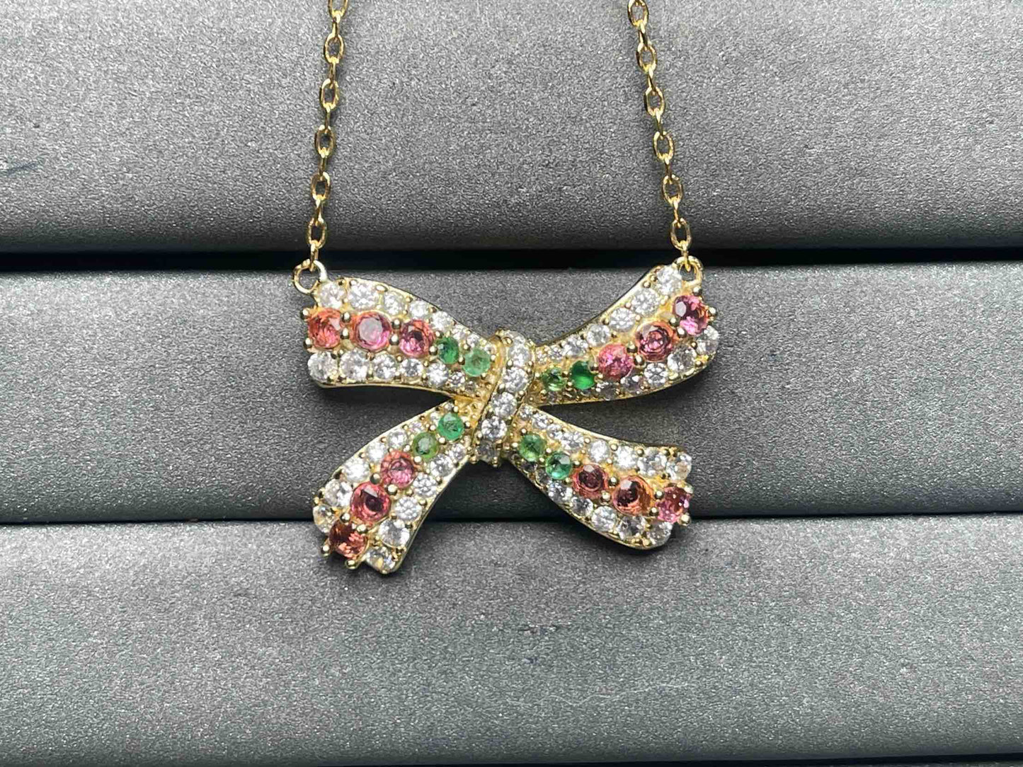 A8547 Emerald Necklace